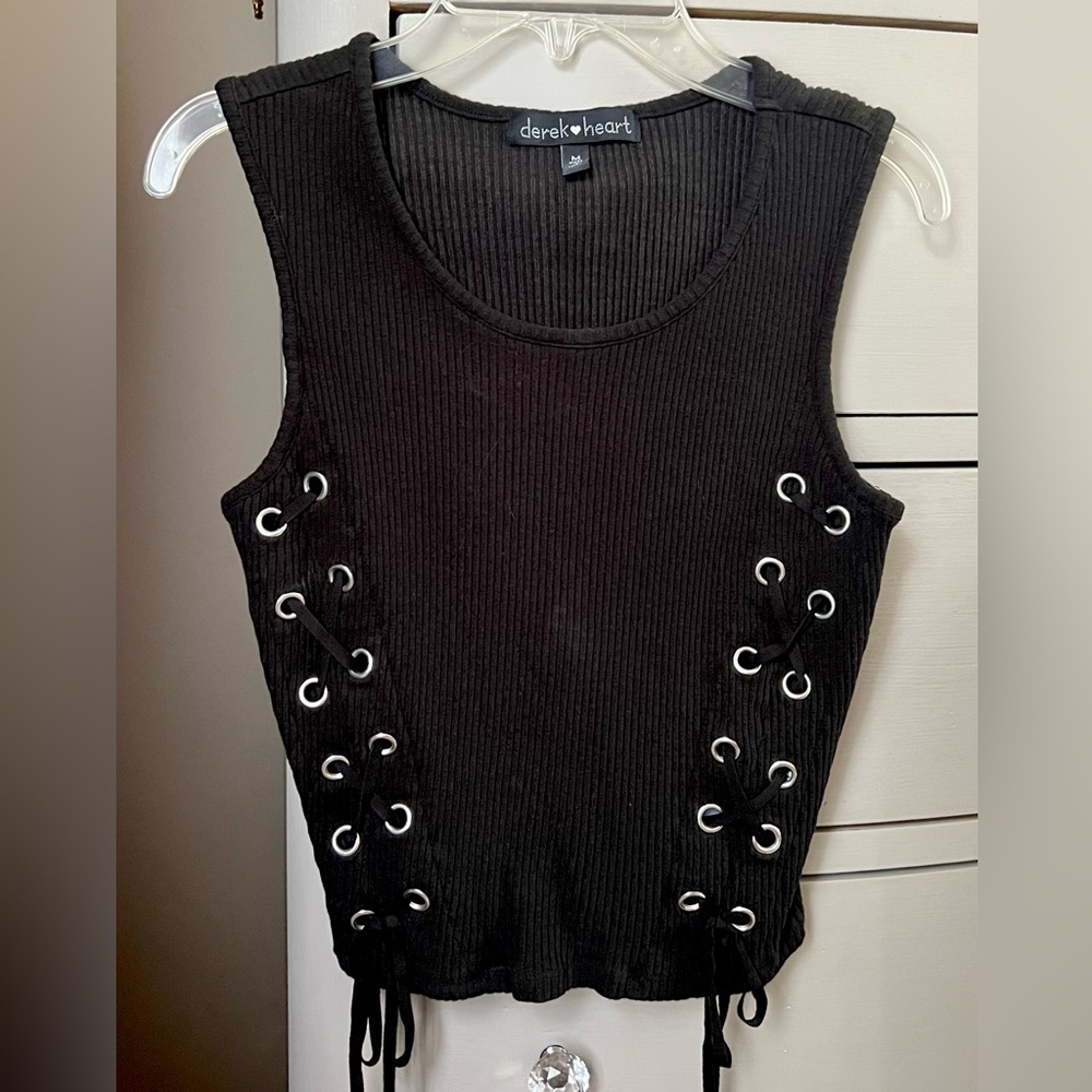 Derek Heart Black Top